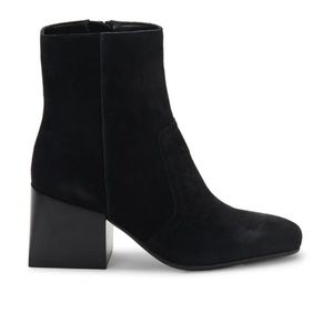 NWOT BLONDO Salome Waterproof Bootie Black